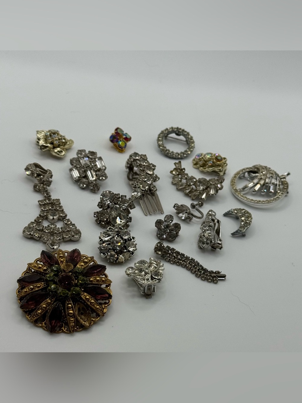 Assorted broken Women's Rhinestone single Earrings